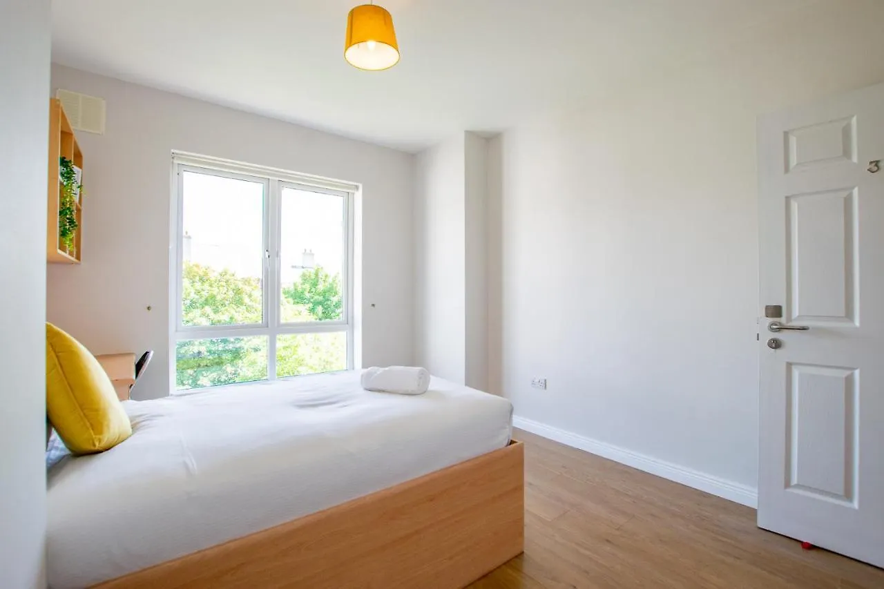67 - The Townhouse By Shortstays Galway Holiday home